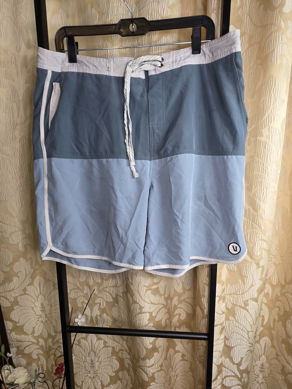 Vuori Men Shorts Sz 34 Excellent Cond